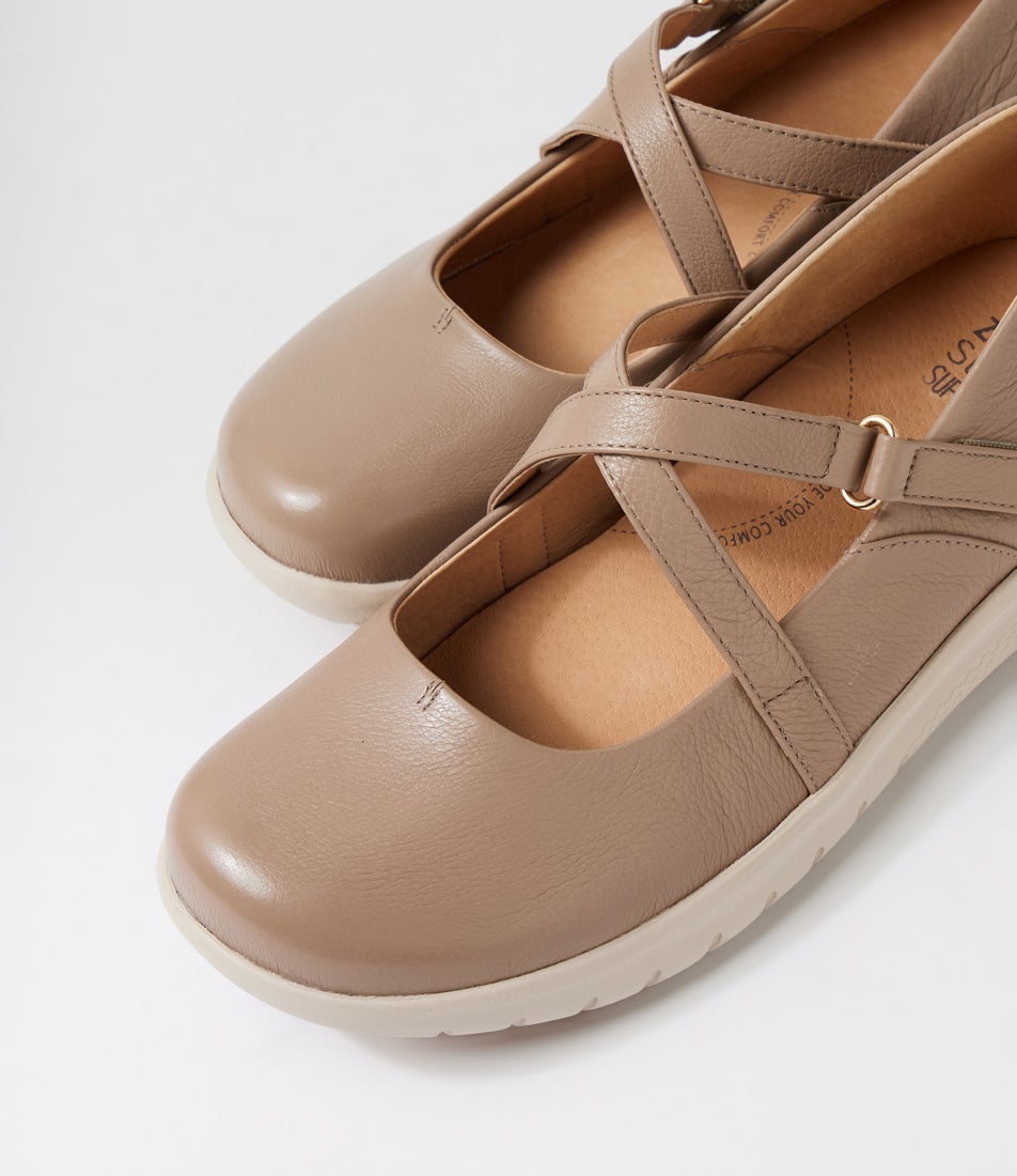 Soffees Xf Taupe Leather Flat Shoes