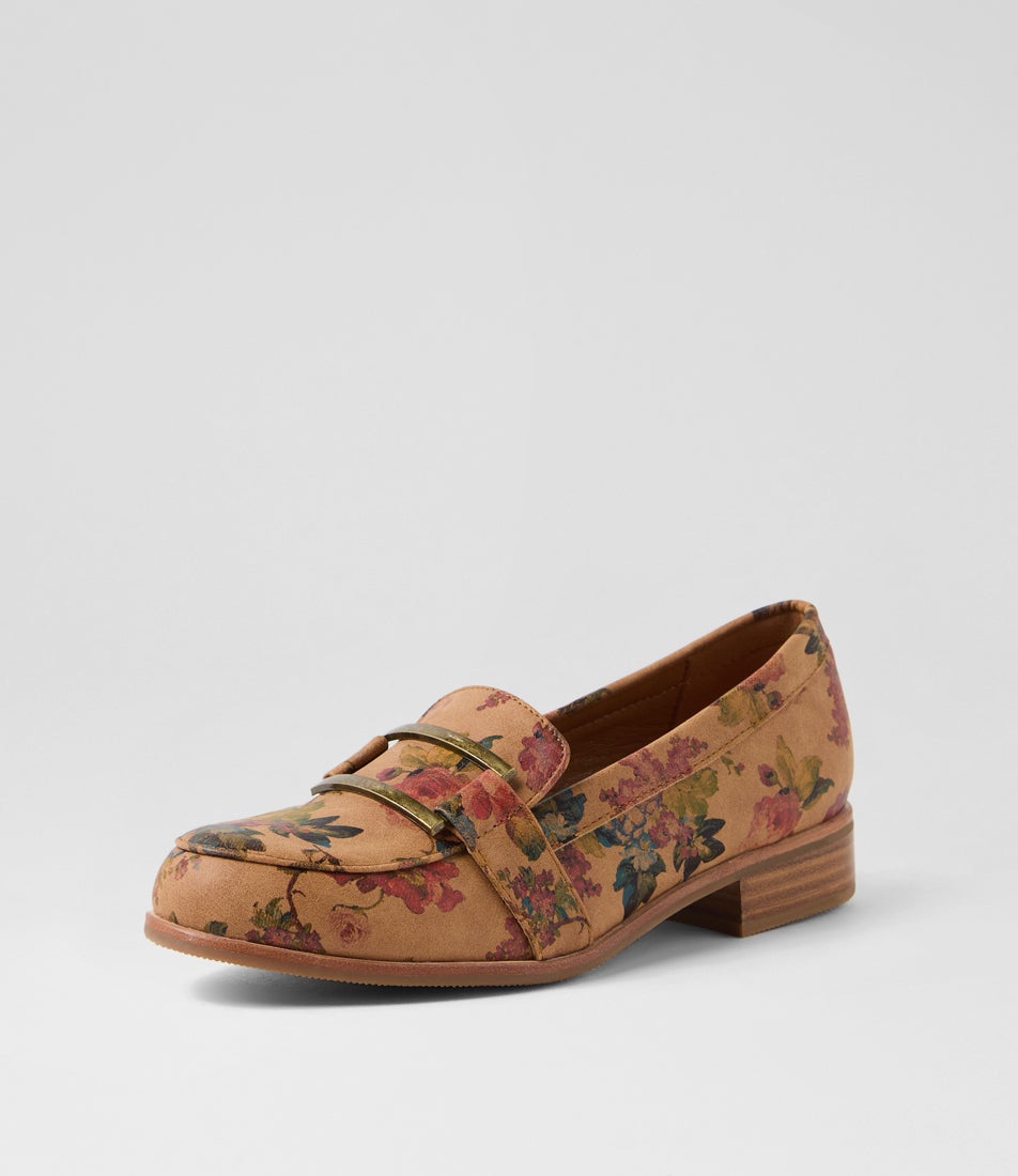 Hisho Tan Flower Hatch Loafers Hisho Tan Flower Hatch Loafers