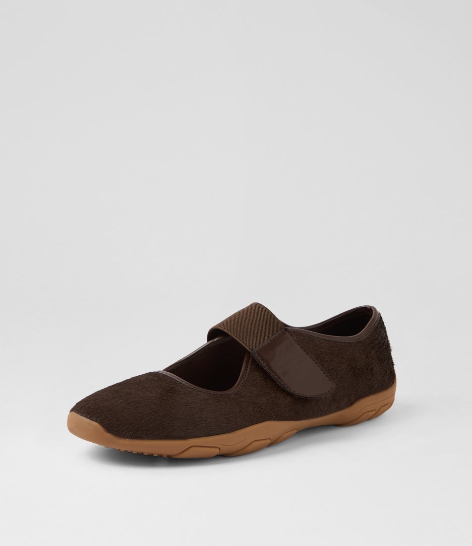 Dafne Chocolate Pony Sneakers