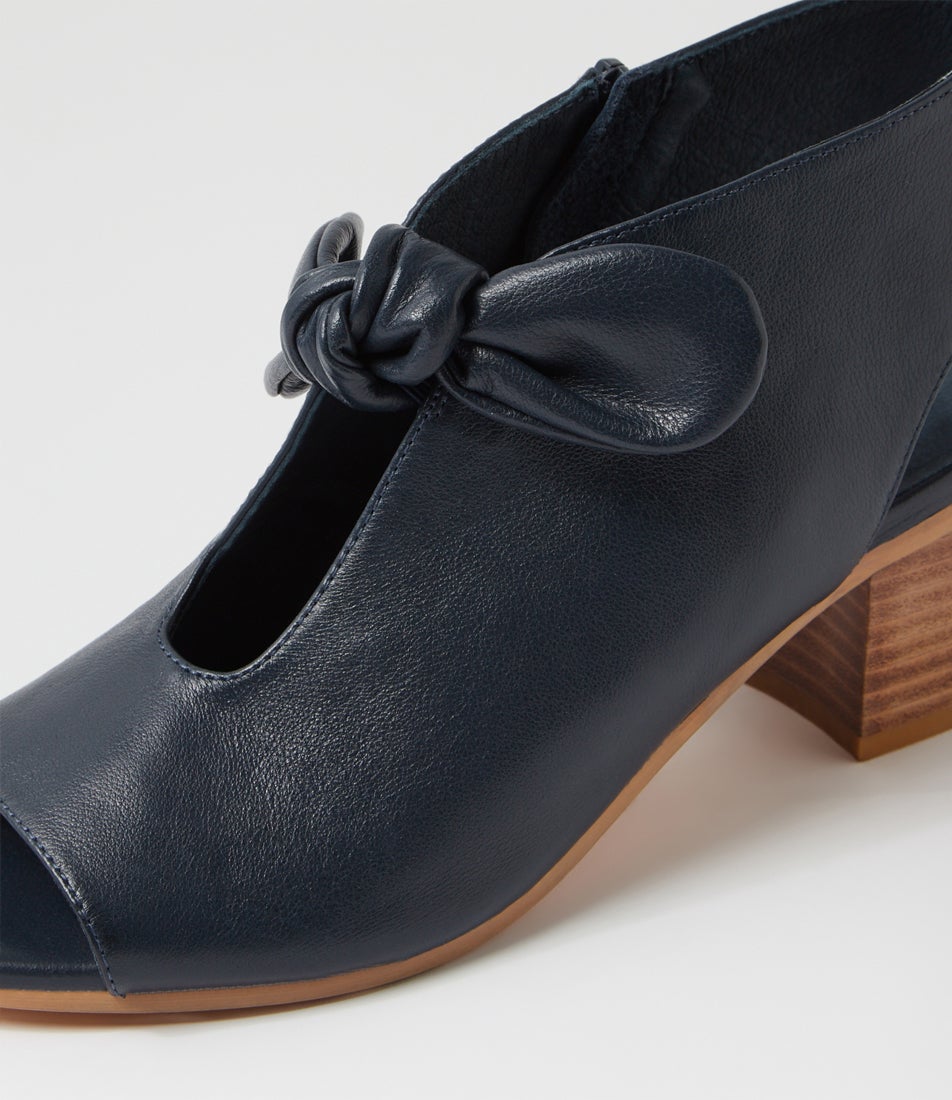 Banana Navy Leather Sandals