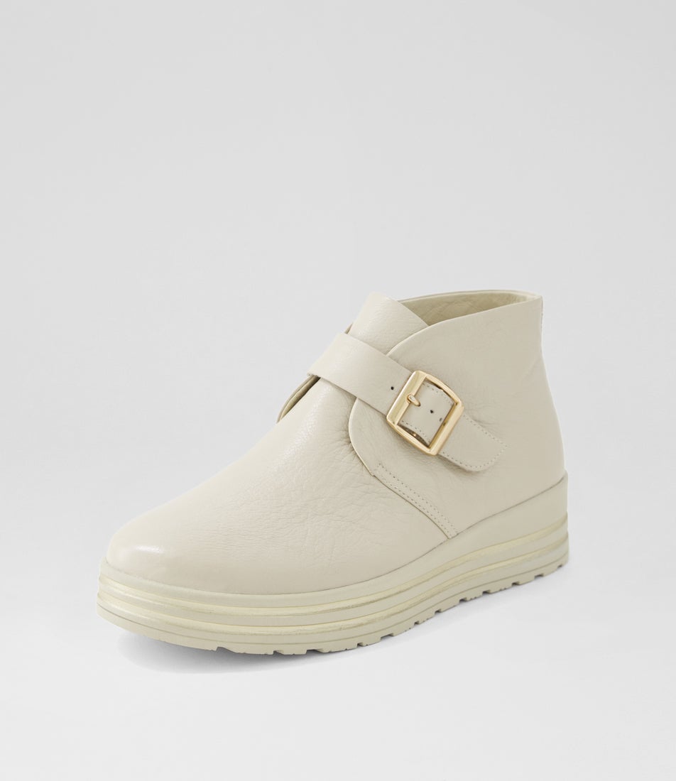 Vumba Xf Almond Leather Ankle Boots