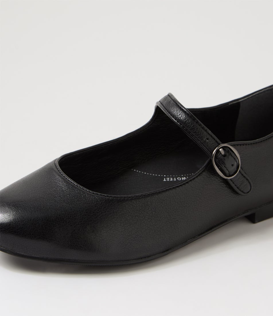 Chimi Xw Black Leather Flat Shoes