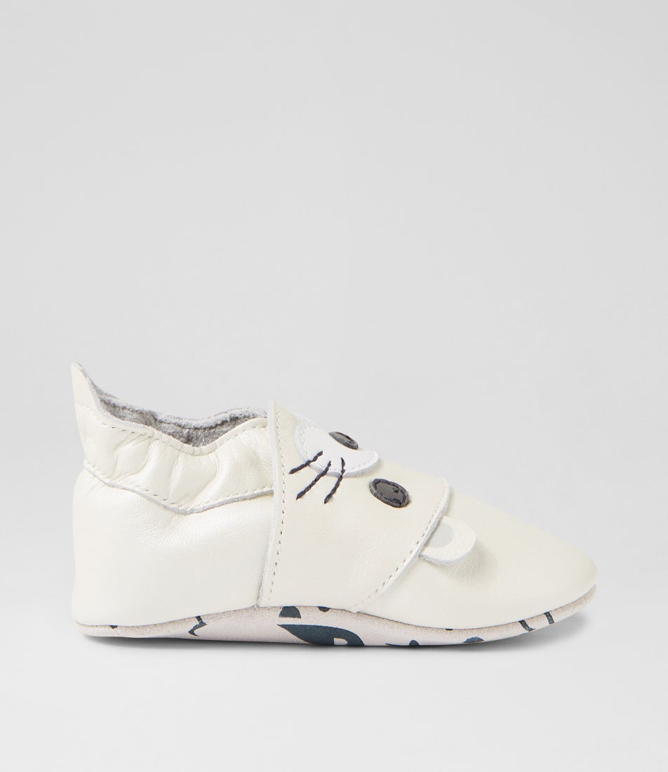 Ss Seal White Pearlised Leather Flat Shoes