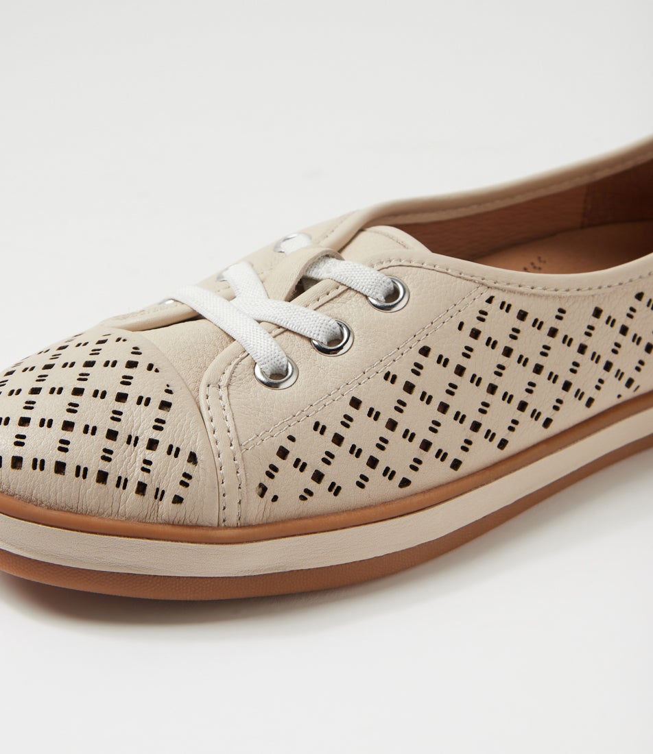 Arrinest Almond Gum Leather Sneakers