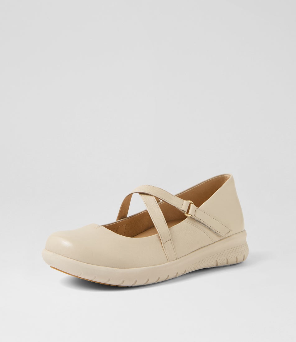 Soffees Xf Almond Leather Flat Shoes