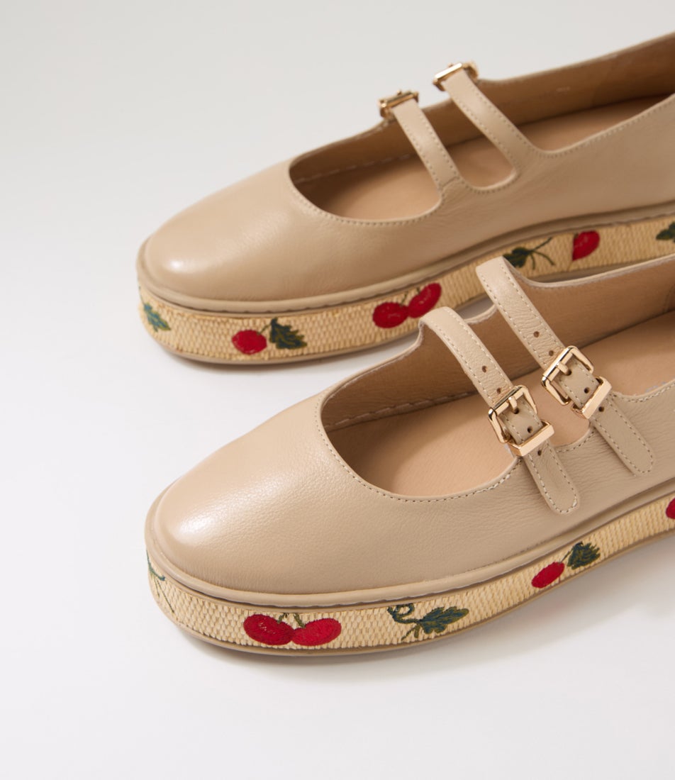 Phila Camel Cherries Leather Flat Shoes Phila Camel Cherries Leather Flat Shoes