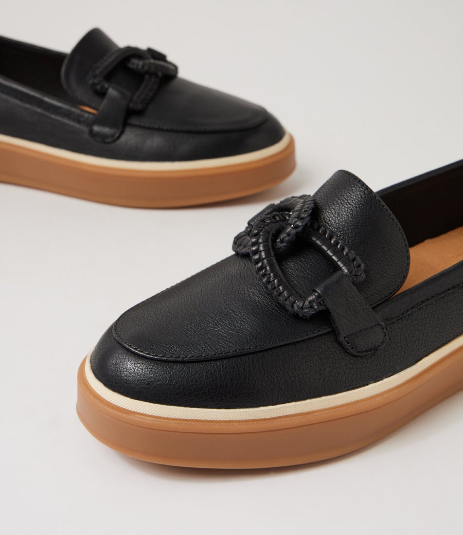 Pottega Black Leather Flat Shoes