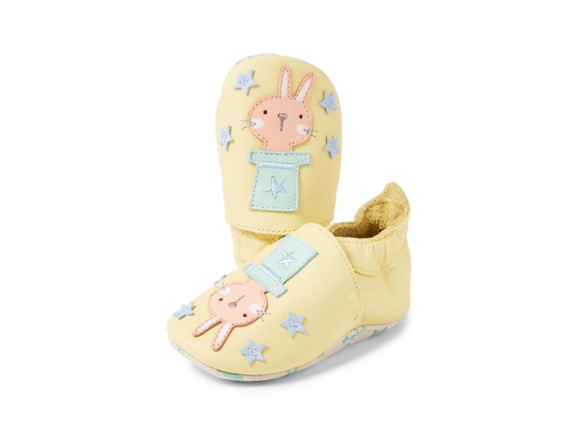 Ss Wander Pale Banana Leather Flat Shoes