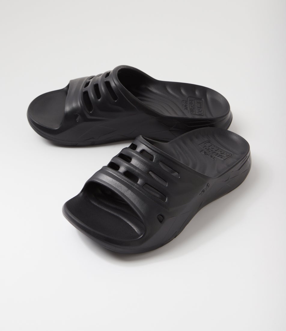 M Apretrail Black Slides