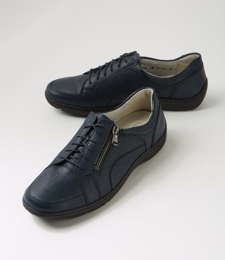 Henni 42 Notte Leather Sneakers