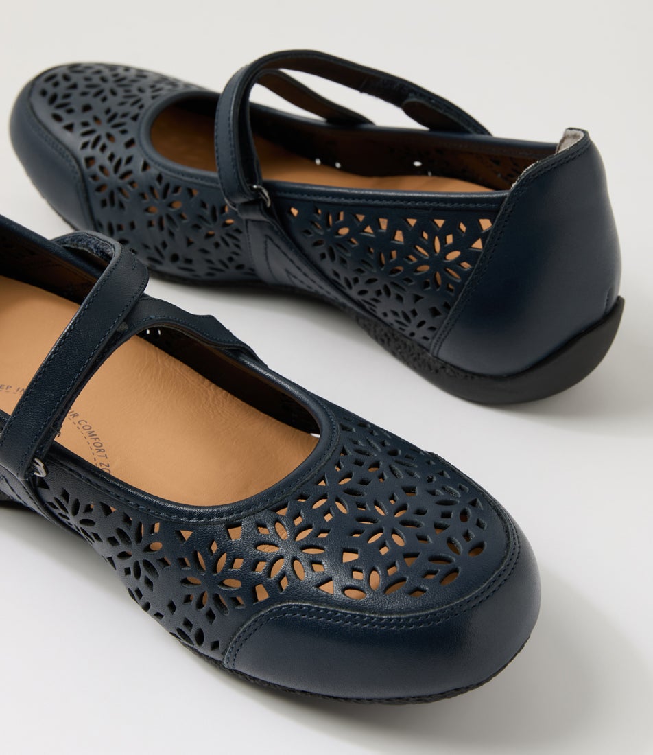 Xoddie W Navy Leather Flat Shoes