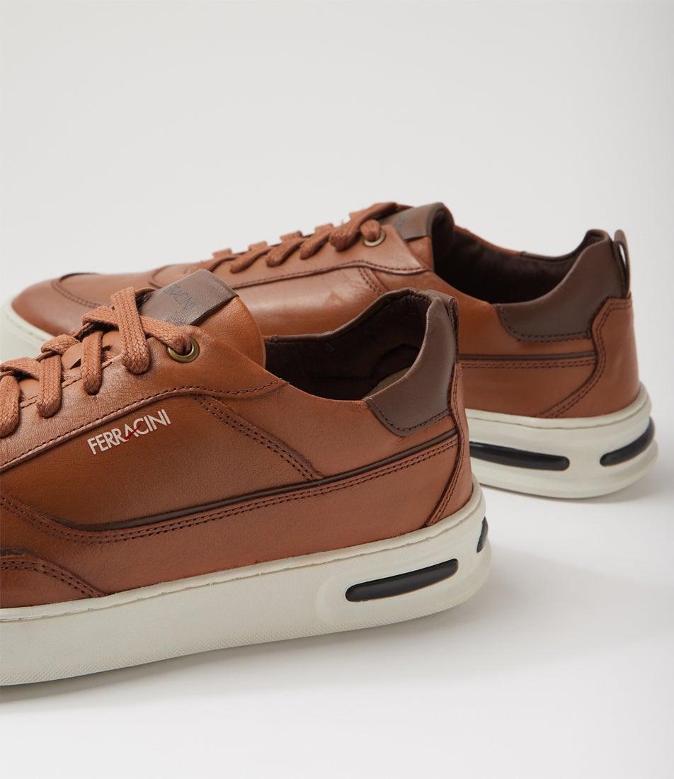 Valt Whisky Leather Sneakers
