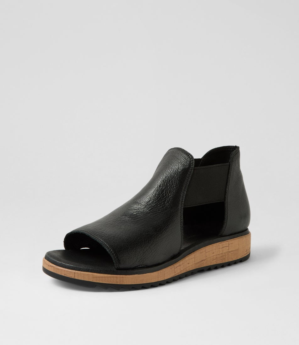 Oddat Black Leather Sandals