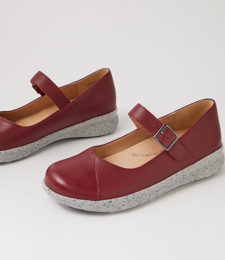 Saja W Pinot Leather Flat Shoes