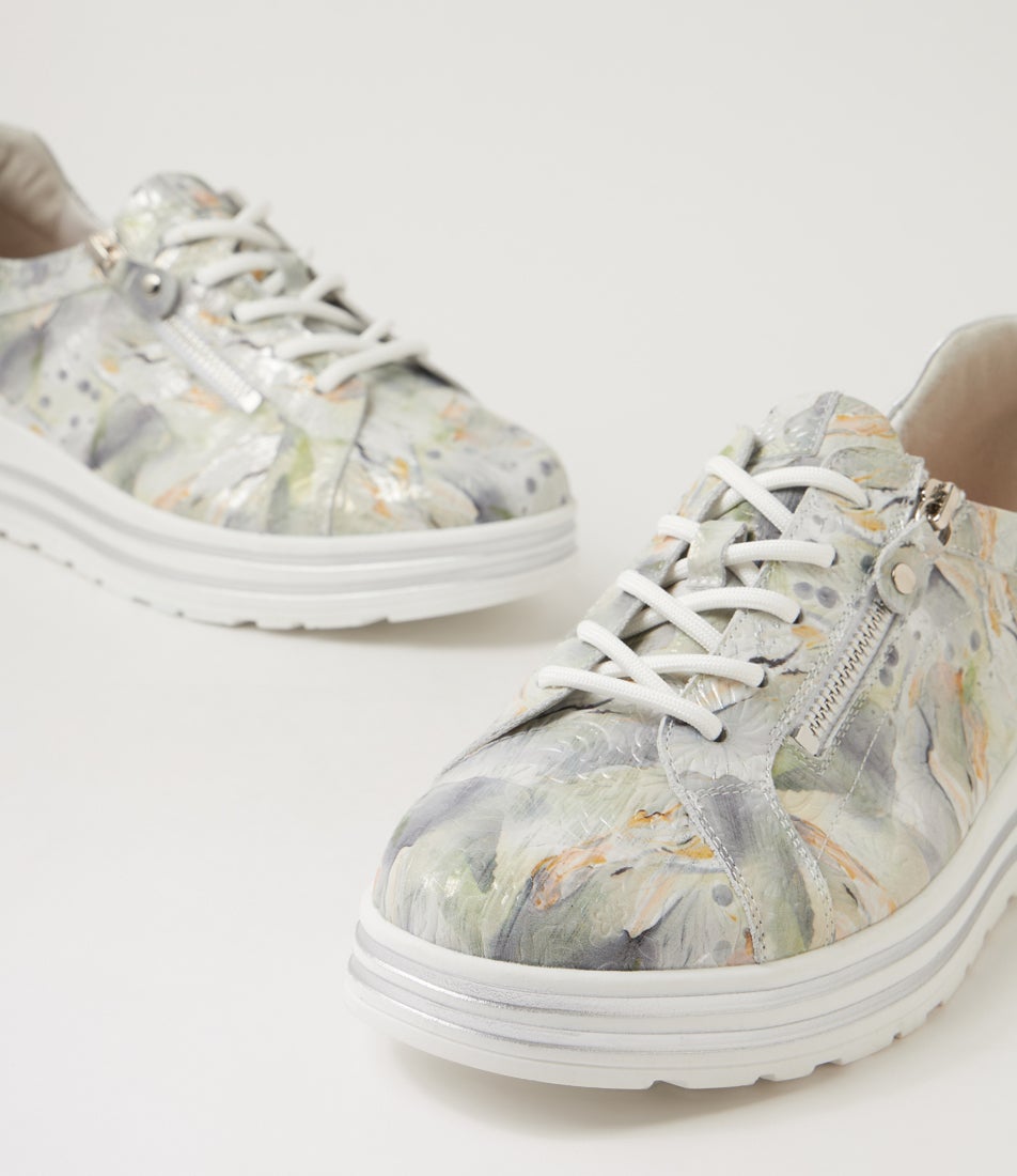 Vamra Xf Frost Embossed Leather Sneakers