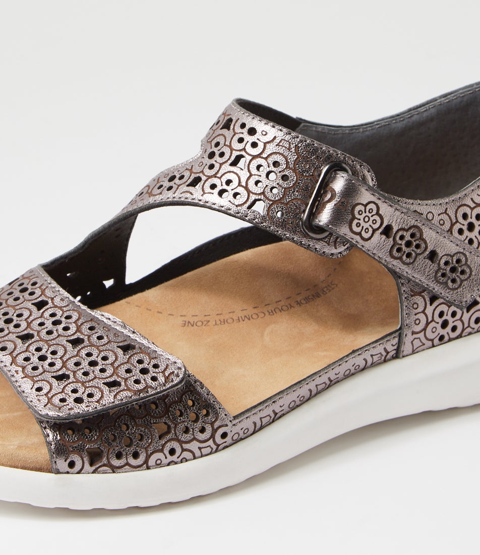 Bizza Xw Pewter White Leather Sandals