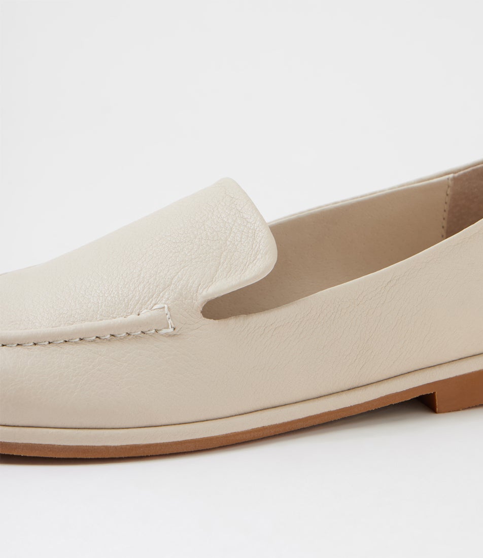 Rayens Almond Leather Flat Shoes