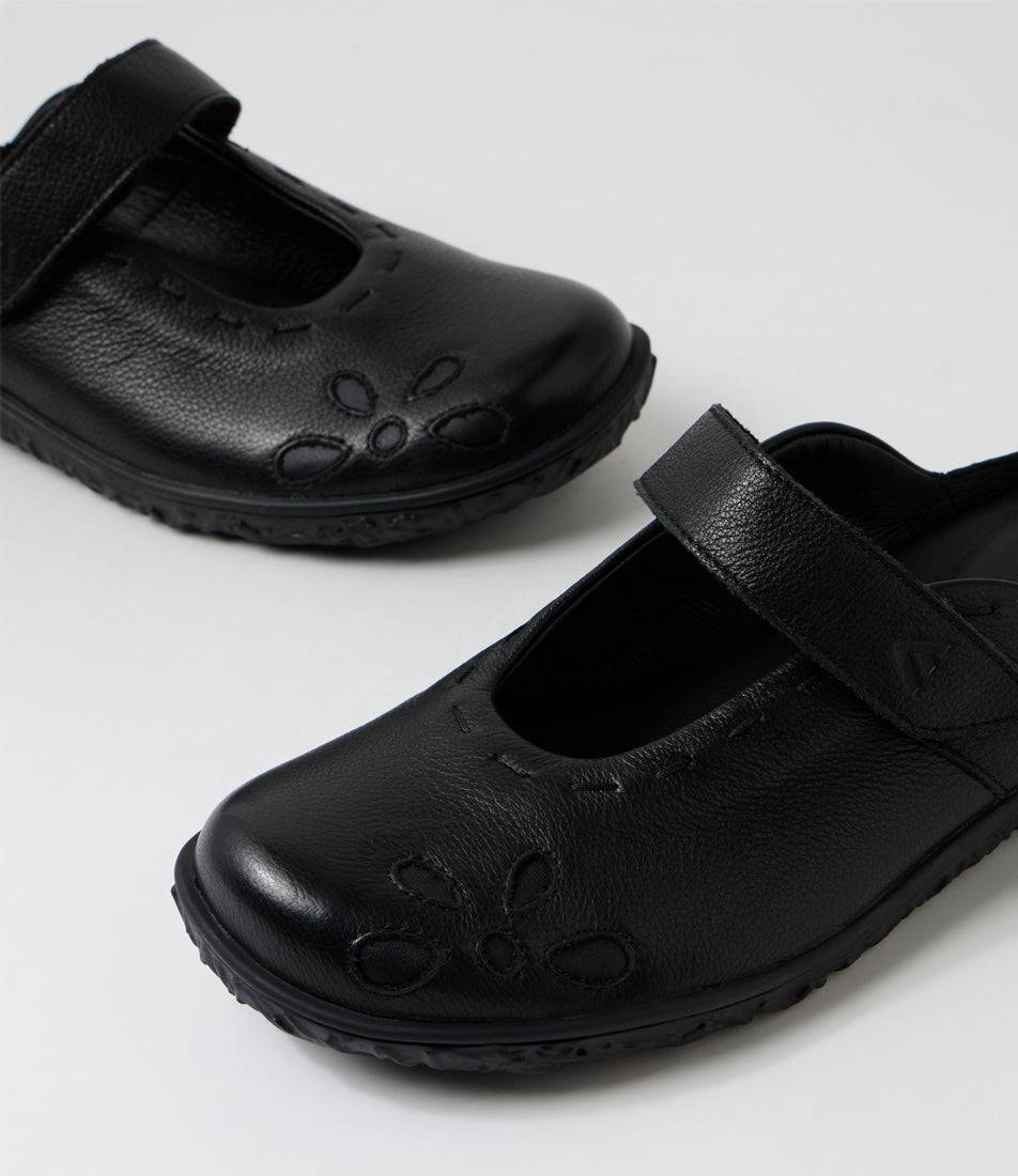 Vesta Black Leather Flat Shoes