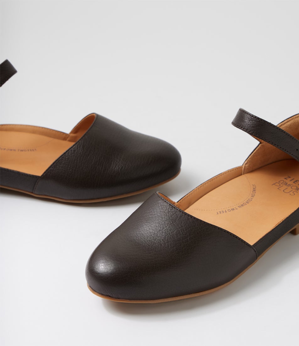 Cavalcade Xf Choc Leather Flat Shoes