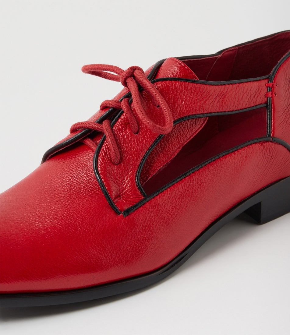 Qempto Dark Red Black Leather Lace Up Flats