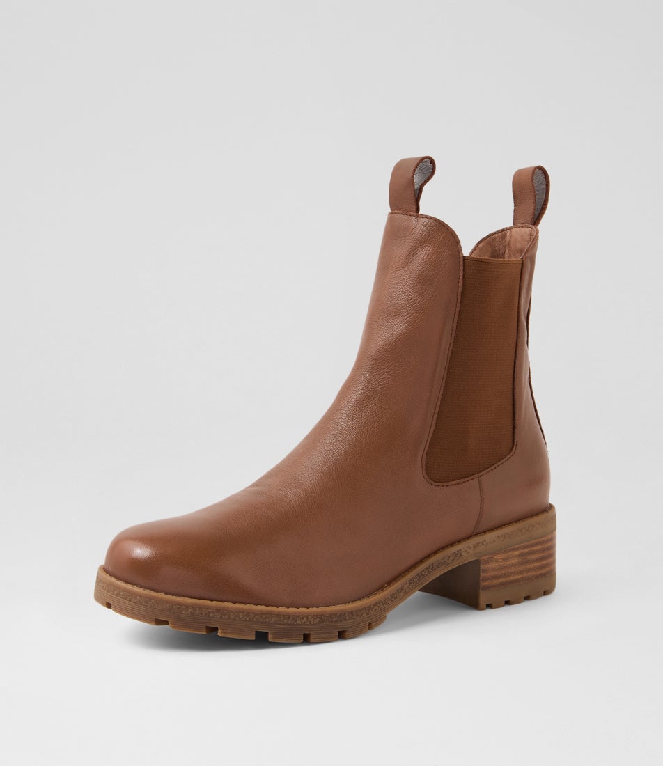 Medgar New Cognac Leather Chelsea Boots Medgar New Cognac Leather Chelsea Boots