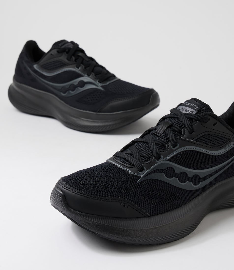Cohesion 18 Wide W Triple Black Fabric Sneakers
