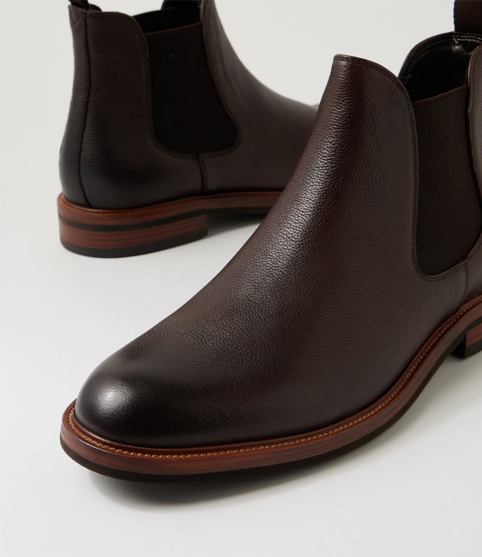 Nudge Brown Leather Flat Shoes