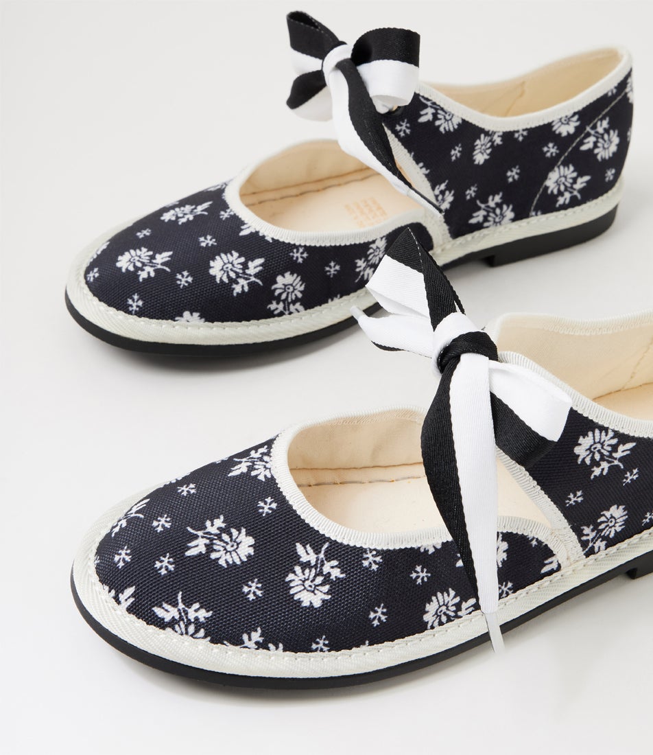 Lexey Black White Flower Fabric Flat Shoes Lexey Black White Flower Fabric Flat Shoes