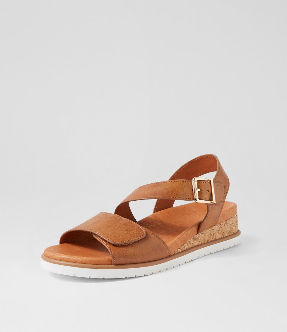 Vamsy W Tan White Leather Sandals
