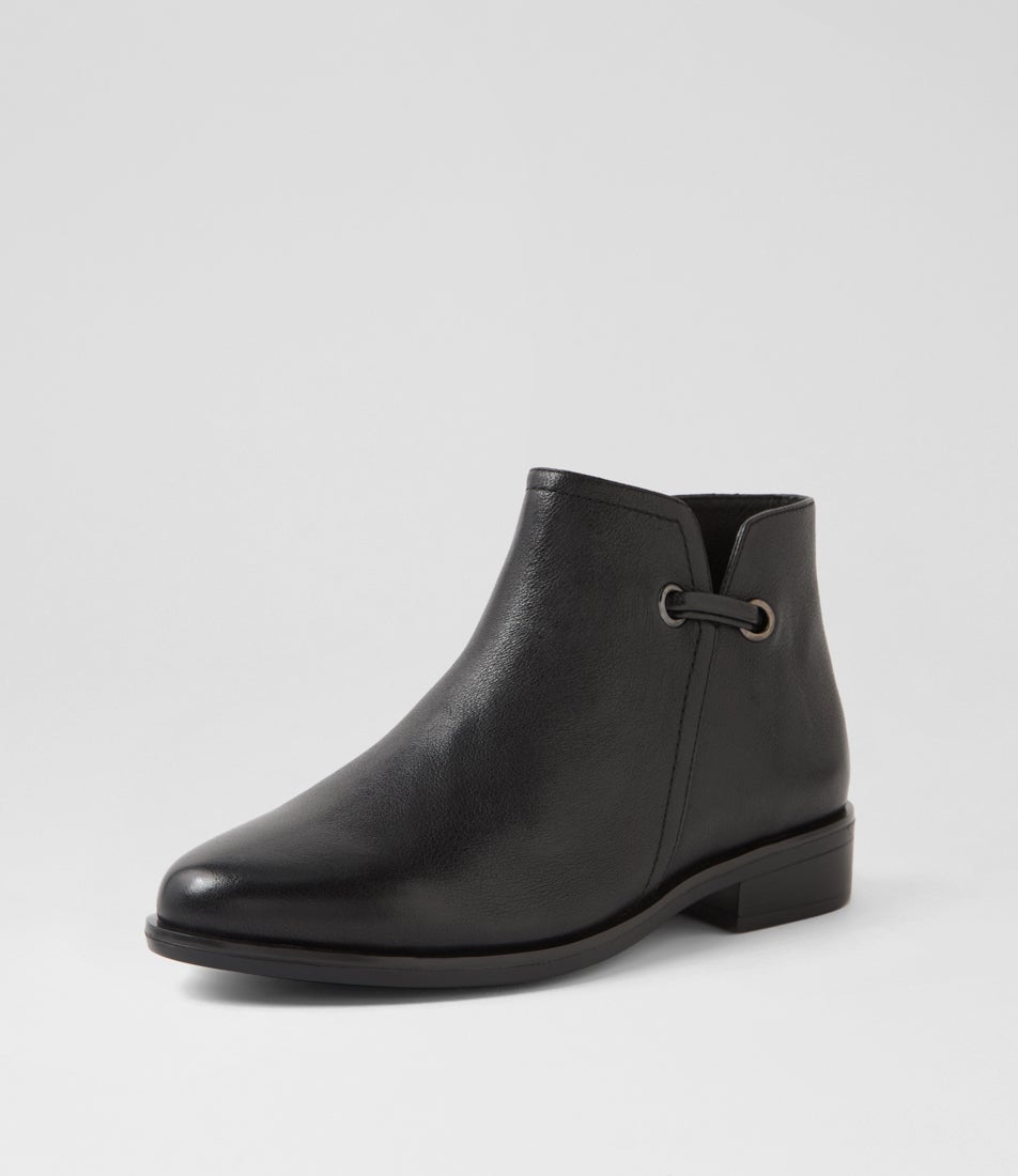 Seqal Black Leather Ankle Boots