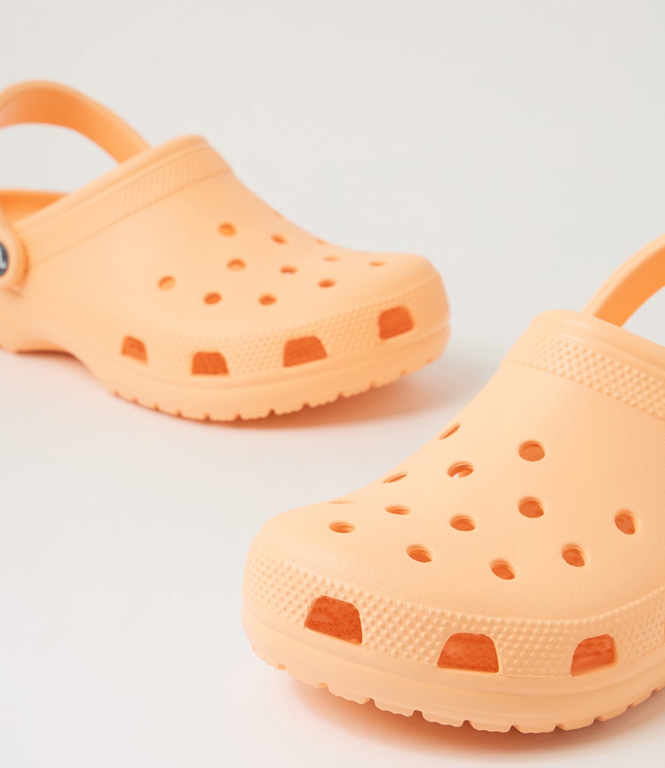 Classic Clog W Electric Sunstone Croslite Sandals