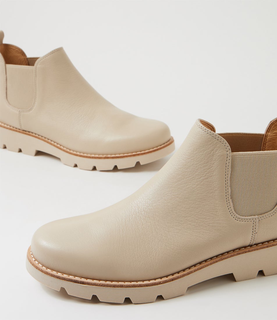 Draria Vanilla Leather Chelsea Boots