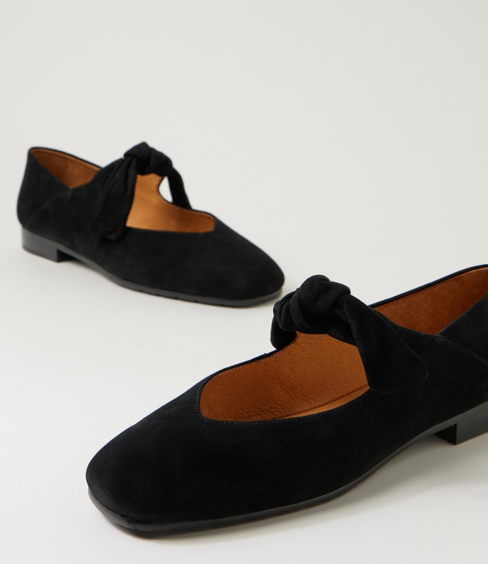 Piveyas Black Suede Flat Shoes