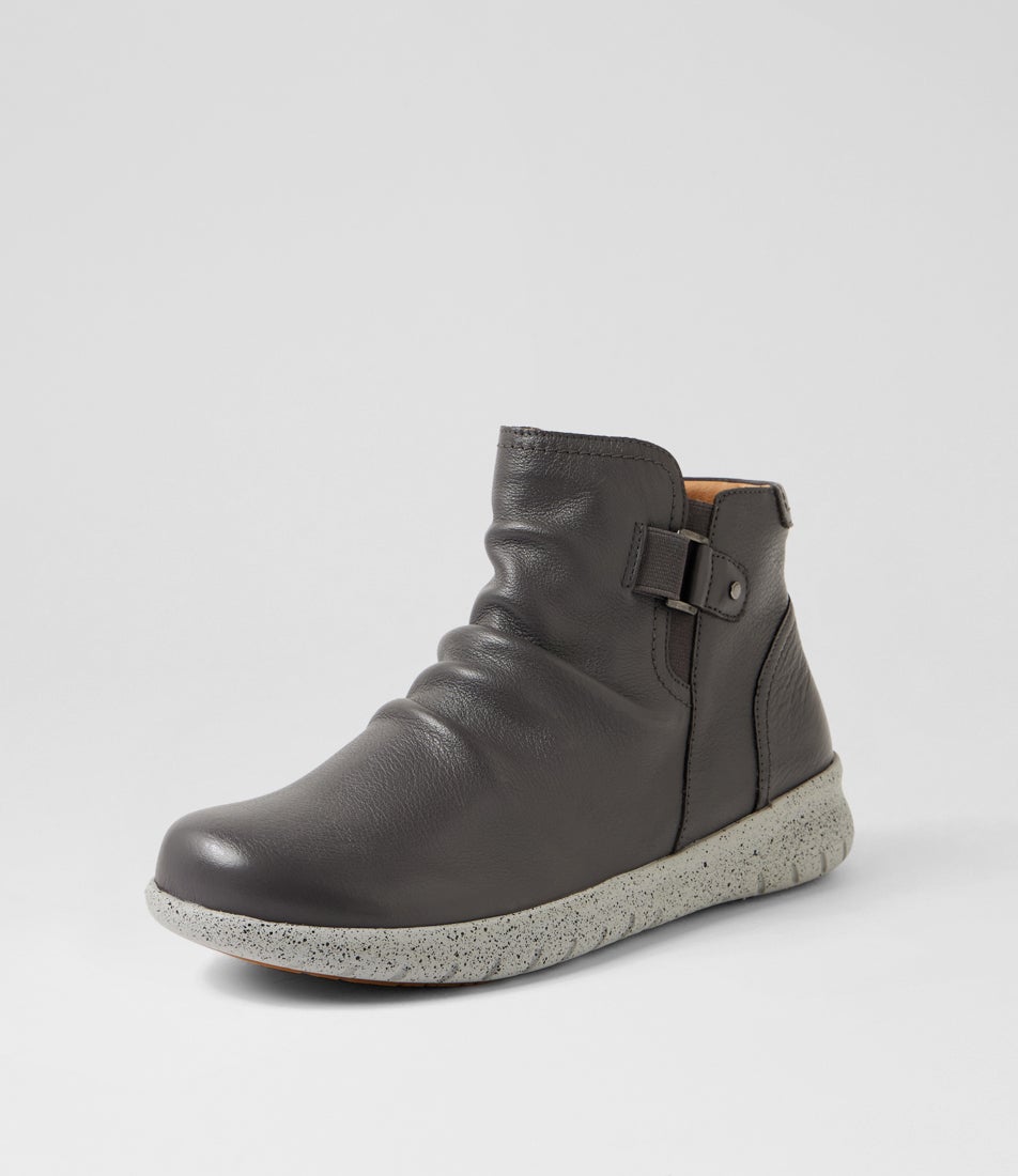 Solei Xf Charcoal Leather Ankle Boots
