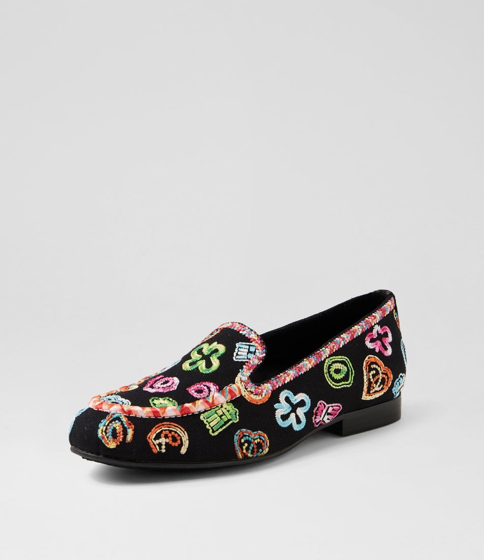 Teloe Black Embroidery Fabric Loafers