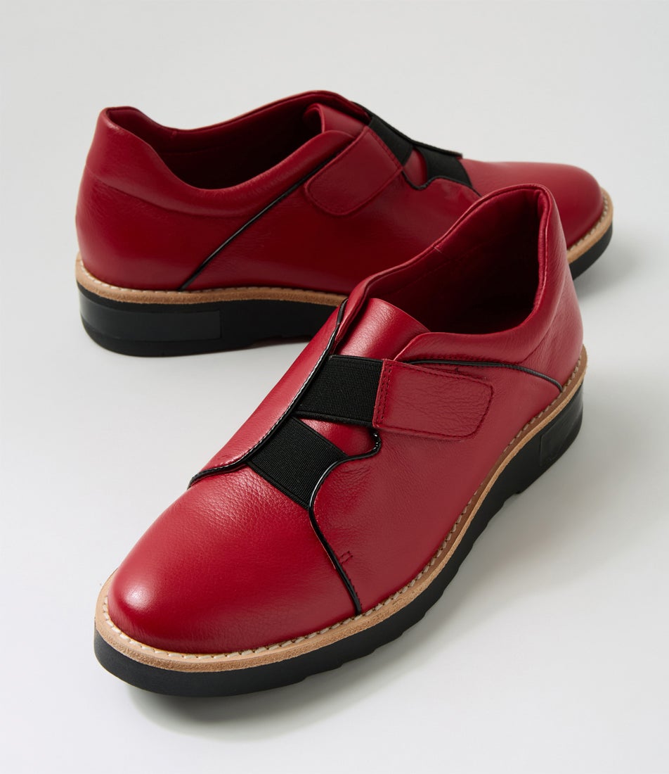 Reinys Dark Red Black Leather Patent Flat Shoes