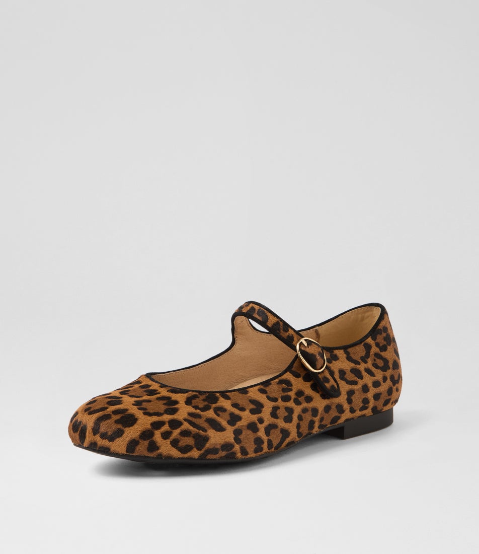 Chimi Xw Mid Tan Leopard Pony Flat Shoes