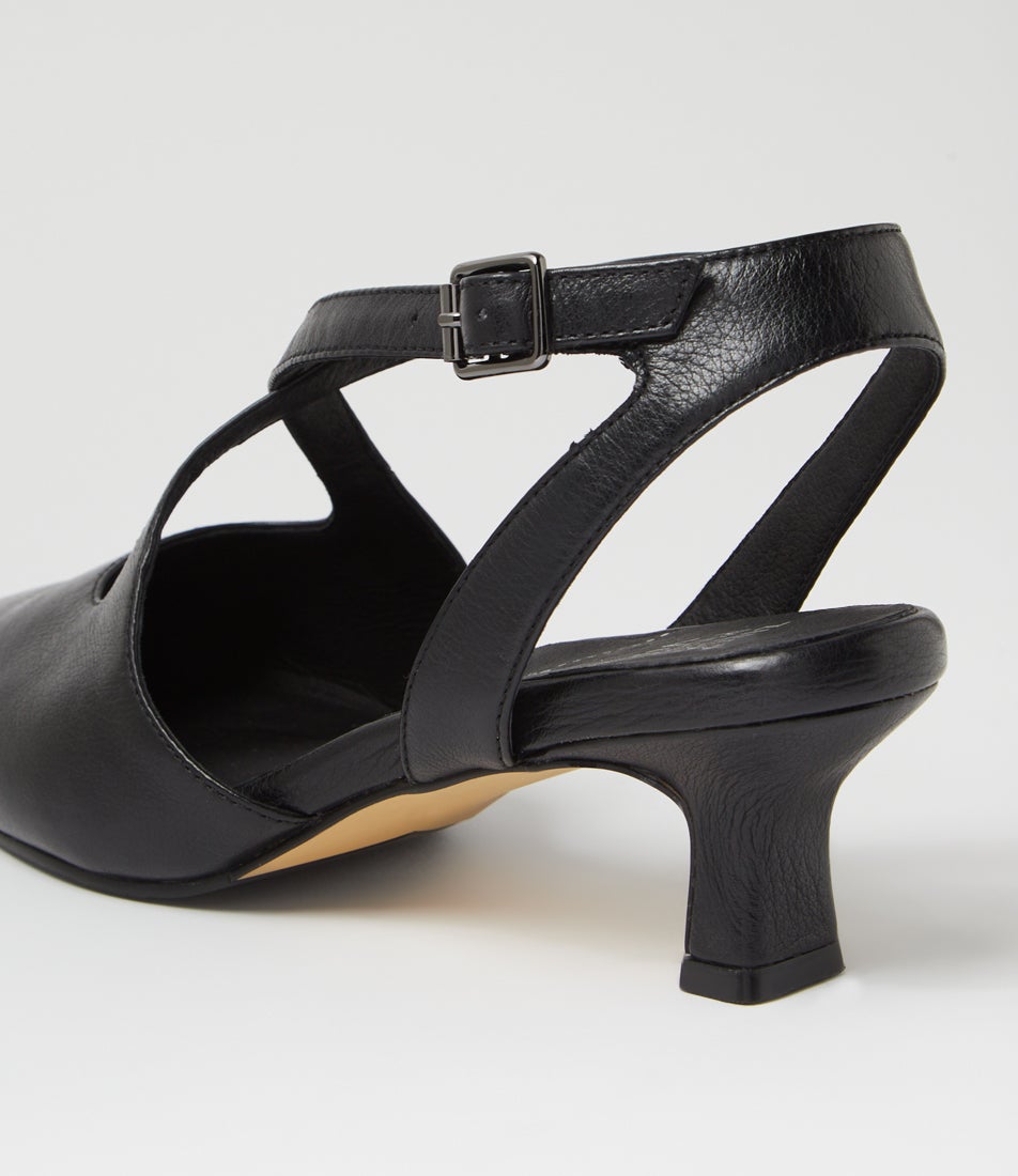 Omera Xw Black Leather Heels