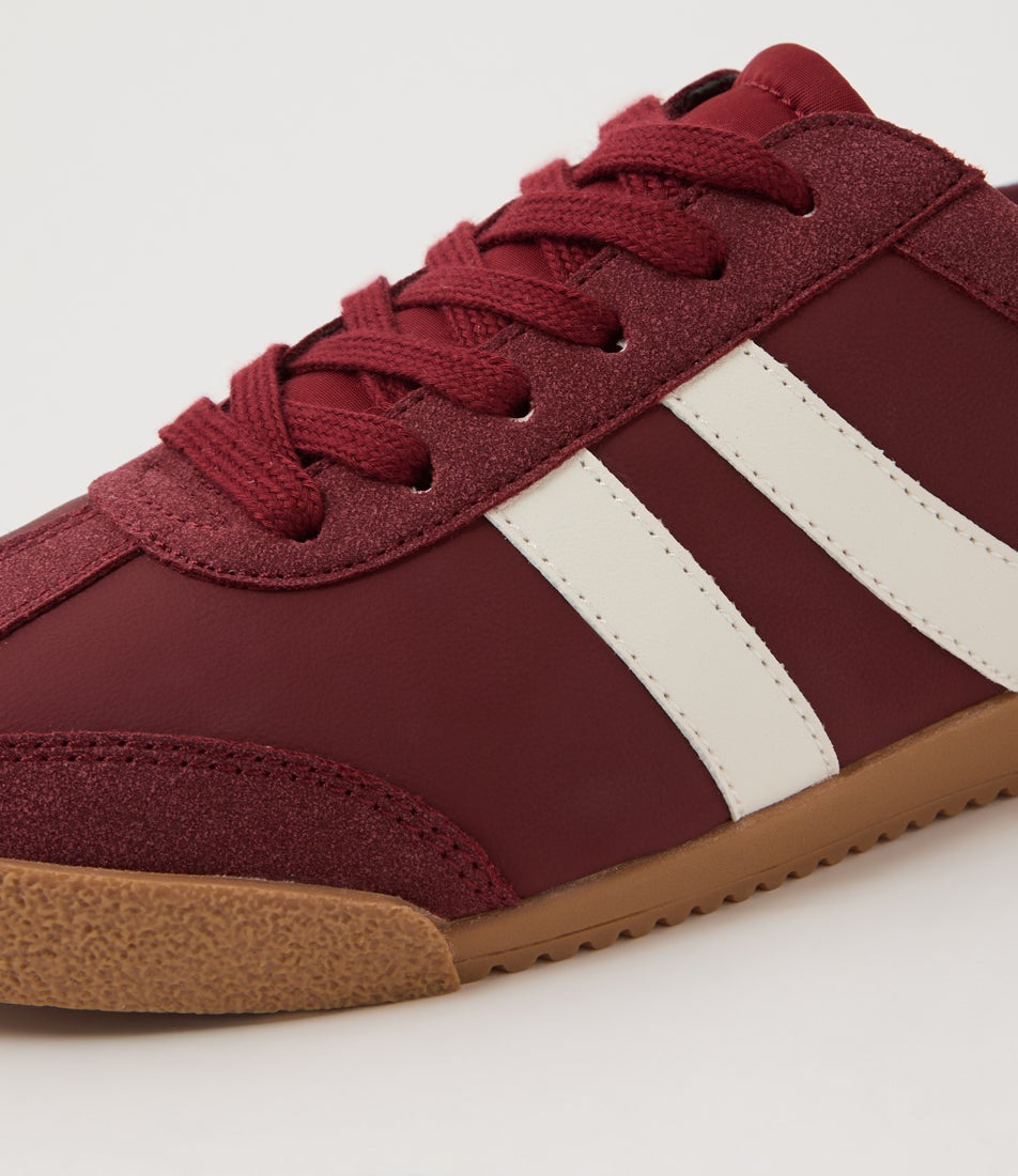 Evaporate Wine White Multi Sneakers