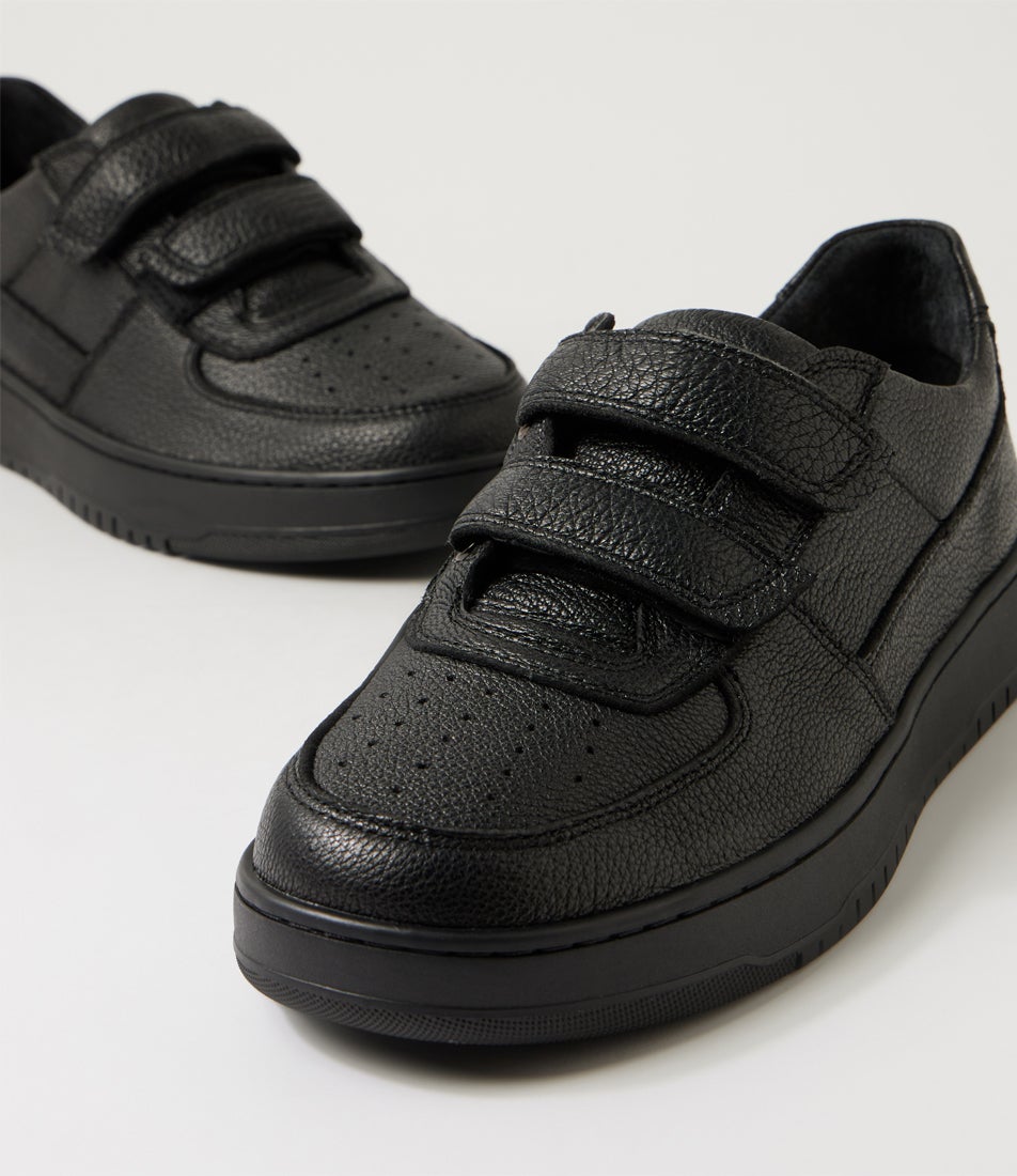 Happens Xw Black Leather Sneakers