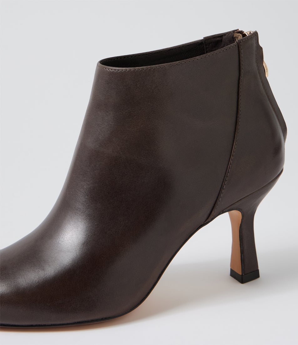 Loral Choc Leather Ankle Boots