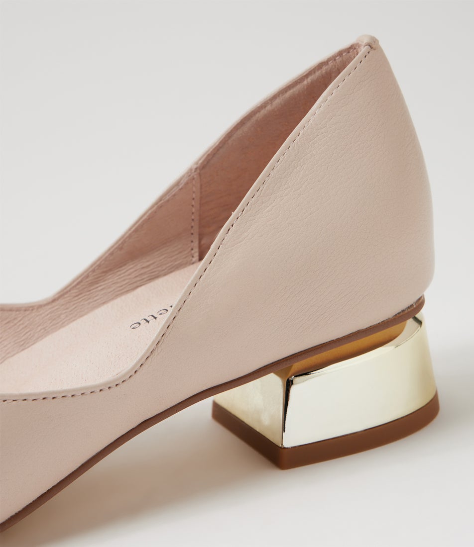 Jerrin Nougat Leather Flat Shoes