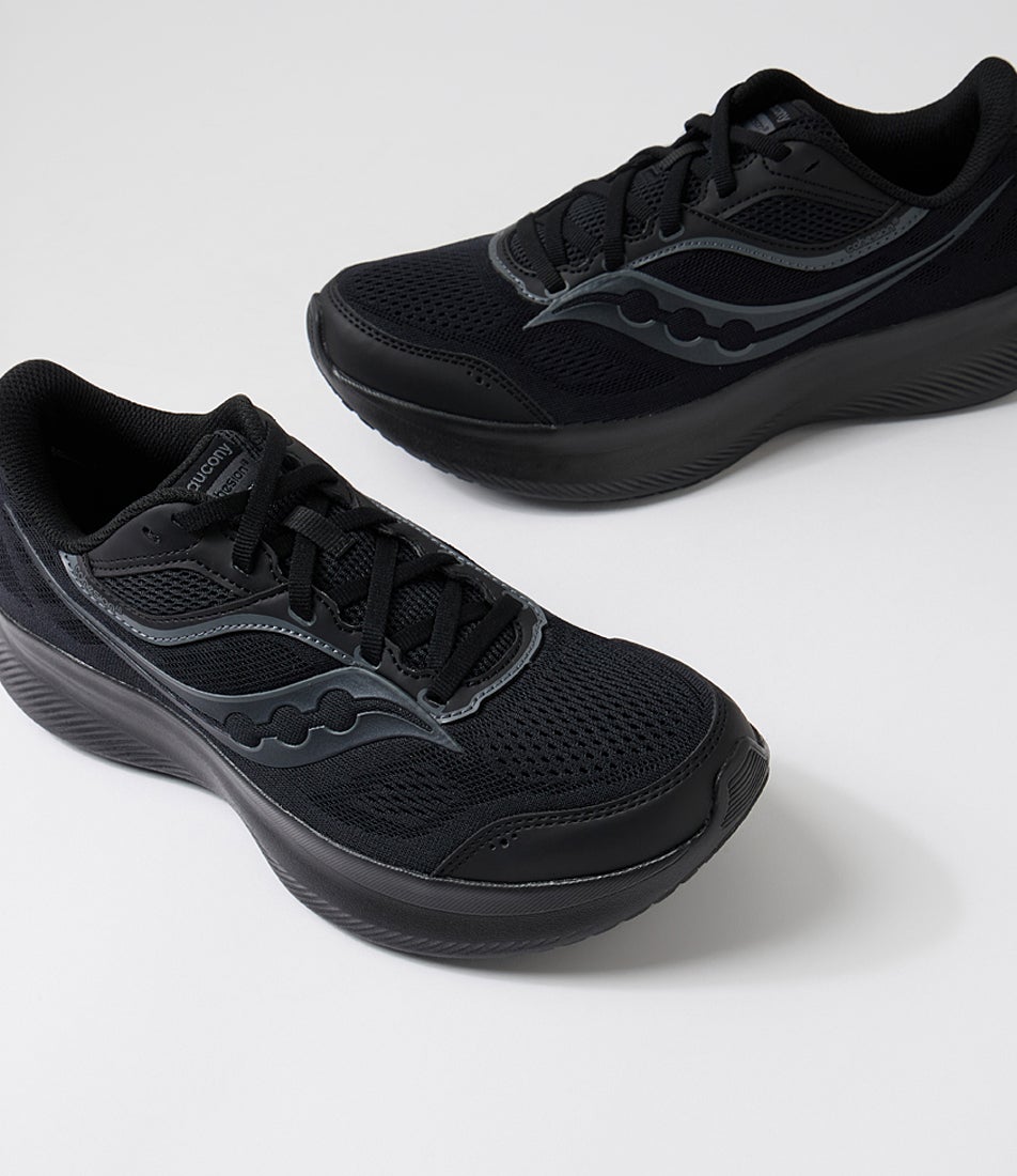 Cohesion 18 Wide M Triple Black Mesh Sneakers