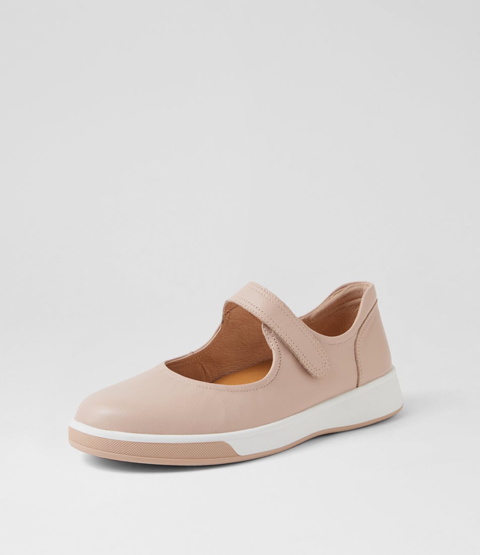 Aitch Xf Nude Leather Flat Shoes