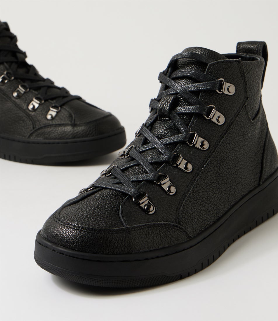 Hollens Xw Black Leather Ankle Boots