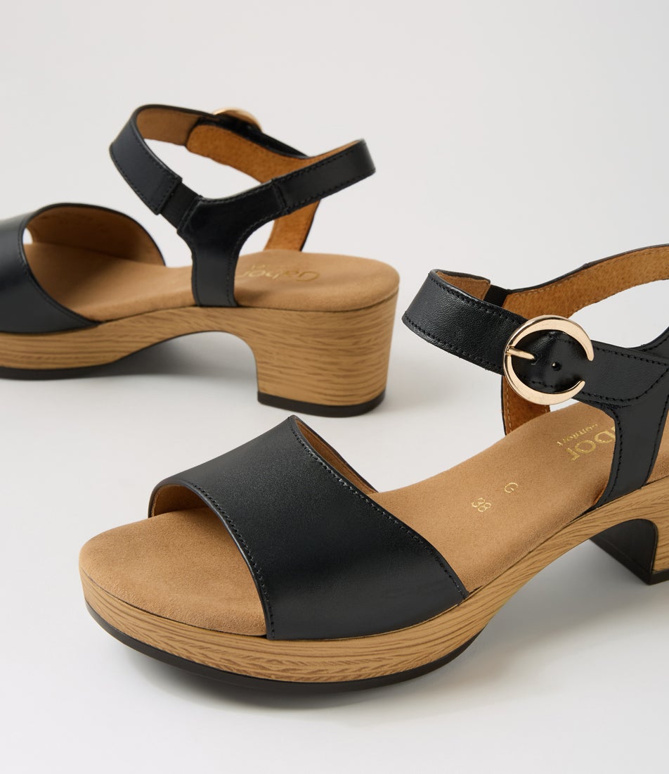 Solche Schwarz Leather Sandals