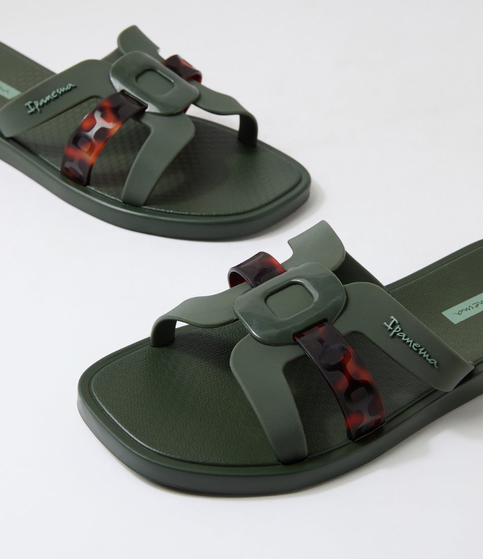 Hoy Slide Green Slides