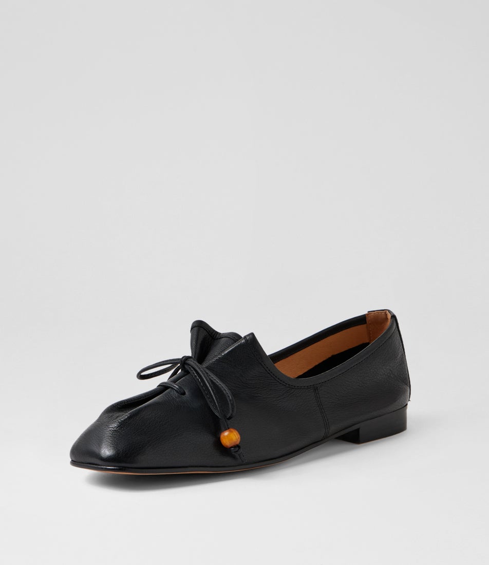 Pola Black Leather Ballet Flats