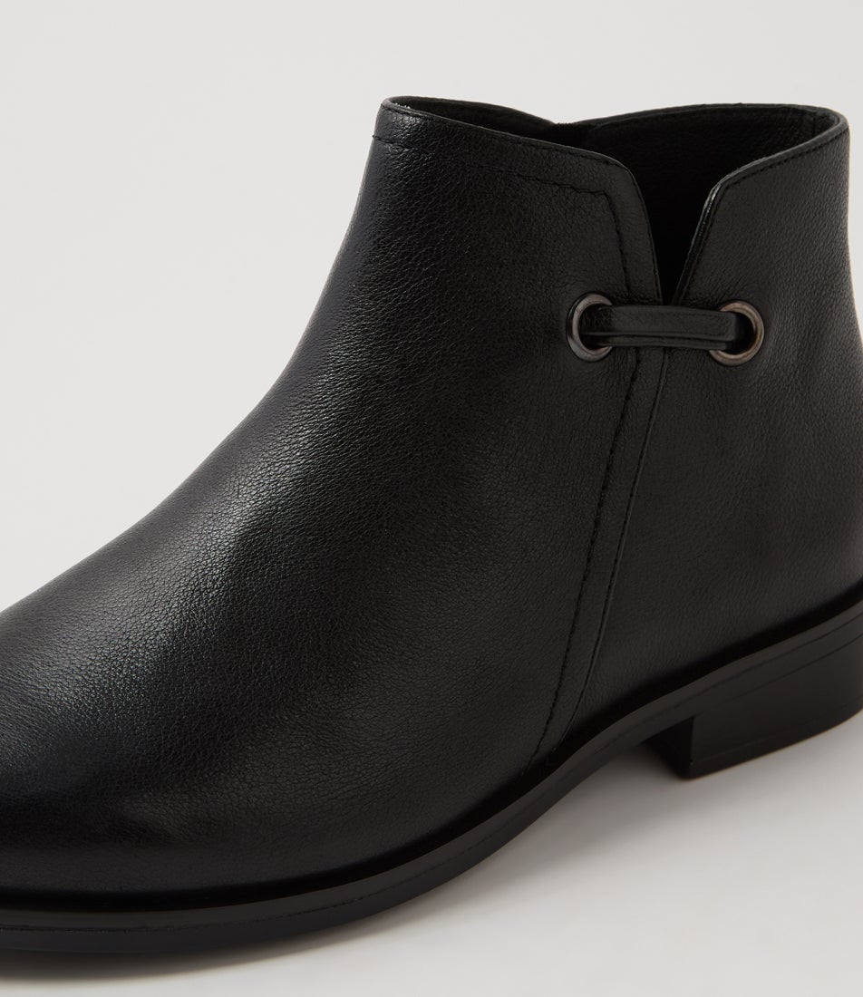 Seqal Black Leather Ankle Boots
