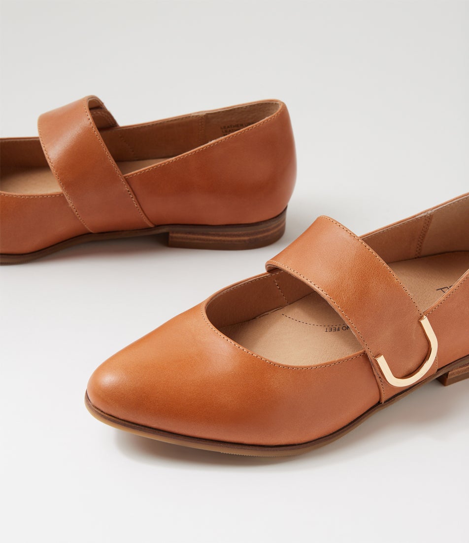 Okla Xf Tan Leather Flat Shoes
